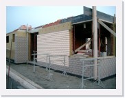 IMGP2077 * Ook de linker zijgevel krijgt kleur.