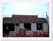 IMGP2260 * De linker zijgevel na ��n dag metsen.