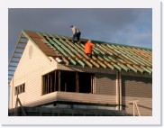 IMGP2979 * De onderdakplaten worden gelegd en vastgehouden door de stoflatten.