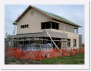 IMGP3264 * De luifel is aan de rechterkant al klaar.