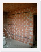 IMGP3926 * Op dit systeem wordt de muurverwarming voor de slaapkamers bevestigd.