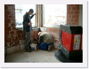 IMGP4286 * De volgende fase: de elektriciteit.
Vandaag worden de potjes ingeplakt.