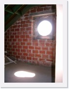 IMGP4828 * Door een gesloten raam eindigt het verhaal over onze vogeltjes.